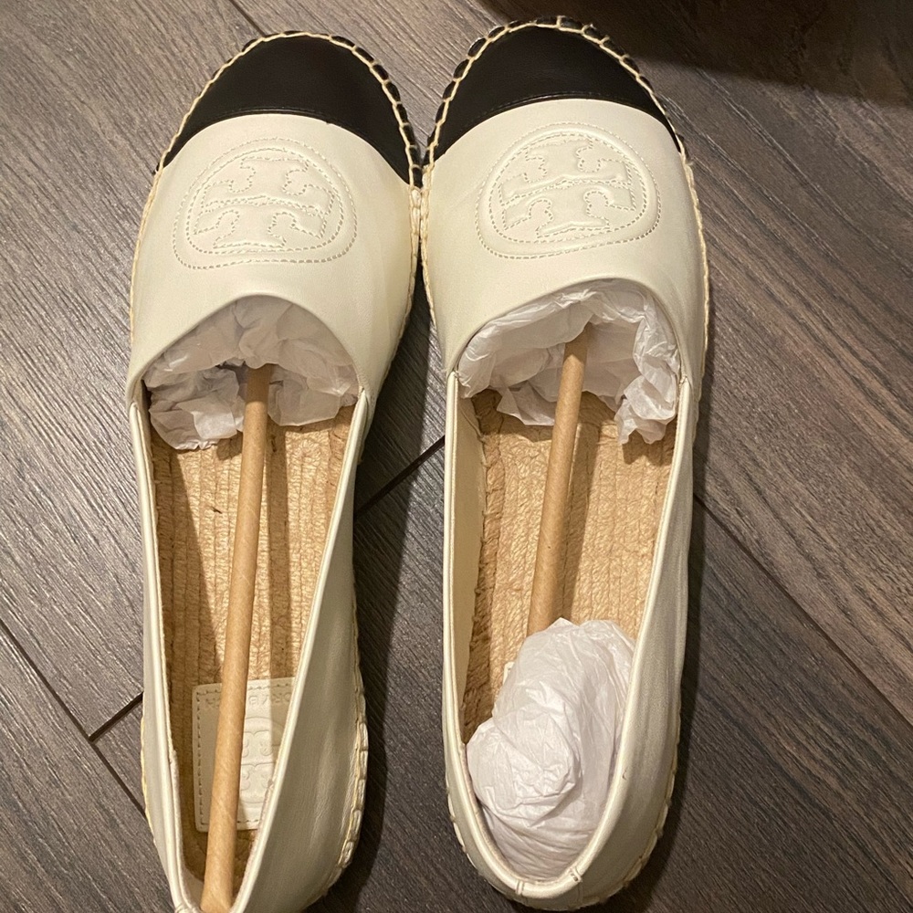 NEW TORY BURCH leather espadrille